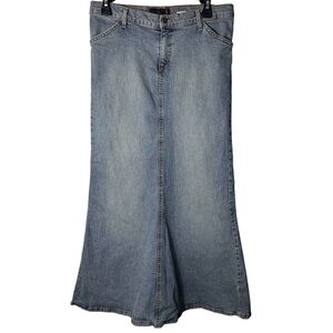 Y2K maxi denim skirt with pockets